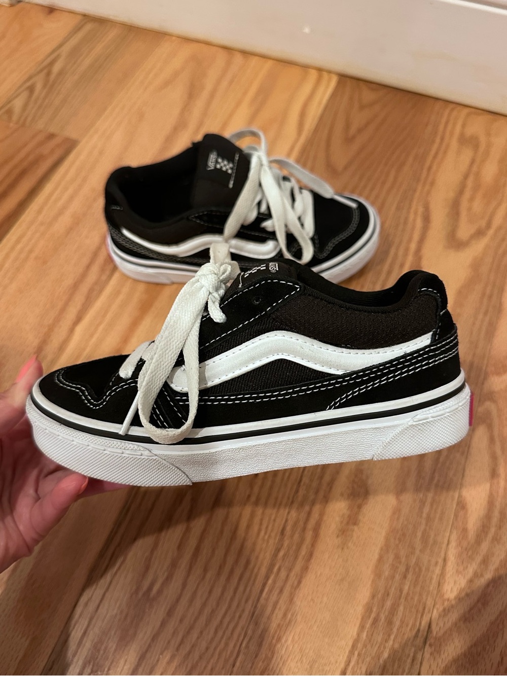 Vans Caldrone kids Low-Top Skate Shoes – Black / White size 1